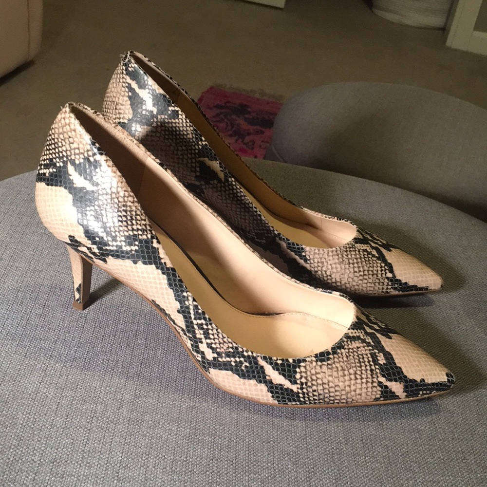 Banana Republic Low Heel Leather Snake Print Pump